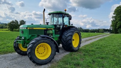 John Deere 4755