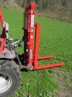 Heckstapler in allen Varianten von 1.3 bis 6m Hubhöhe, Tragkraft 700 kg bis 2 to