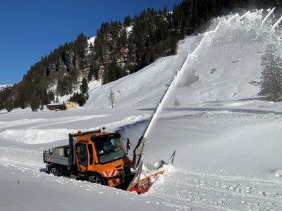 Unimog U430 mit Hydrostat, auf Wunsch mit Fräse