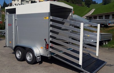 ALU Viehanhänger / Viehtransporter mit Alu Festdach 2700kg für 2GV