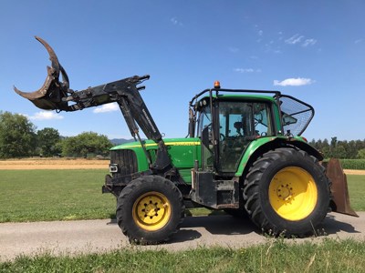 Forsttraktor John Deere 6620