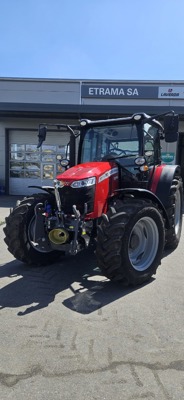 Massey Ferguson 5711 M Dyna a