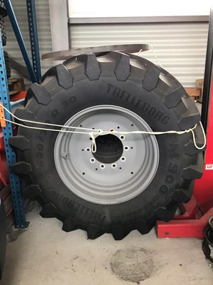 Komplettrad zu Deutz Fahr TTV 7250