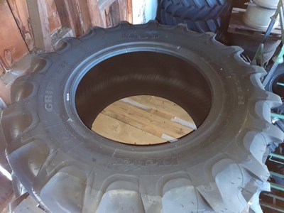 2 Reifen Kleber Gripker 480/65R24 neu Traktor 4806524