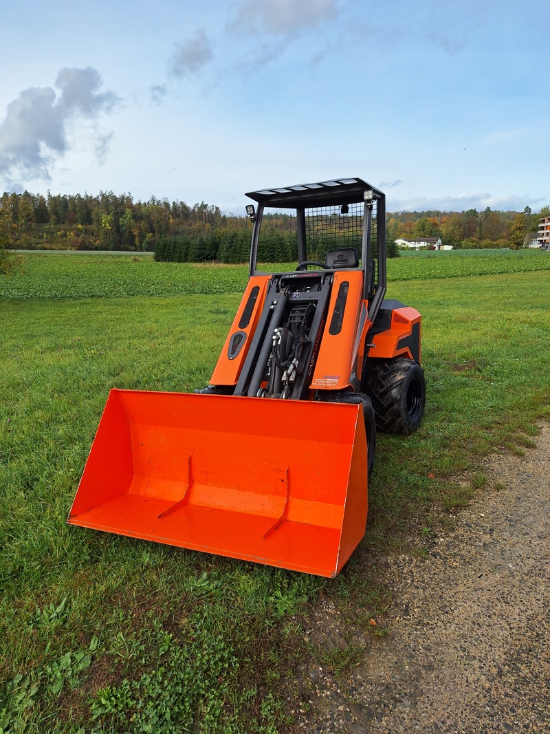 Cast Loader 33T LX - SKID STEER QUAD