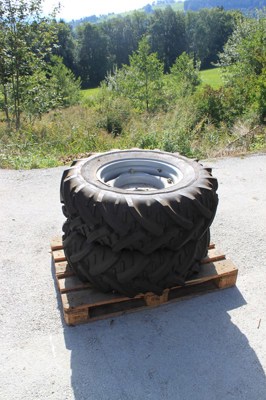 2 pneus 340/75R20 Kléber Super G