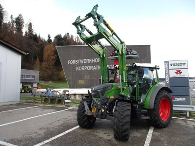 Fendt 211 GEN 3 Fendt One mit Frontlader